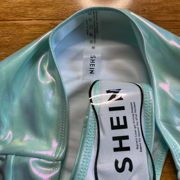 Metallic bikini - Picture 6 of 7